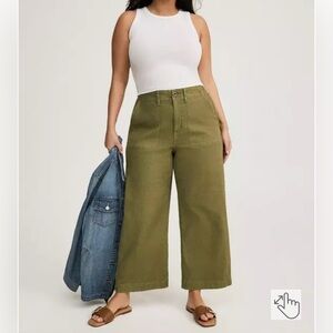 Lace-up back utility pant size 20